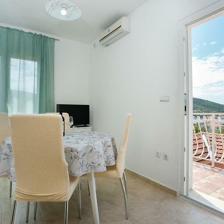 Apartman Paula 1 Apartamento Vinišće Exterior foto