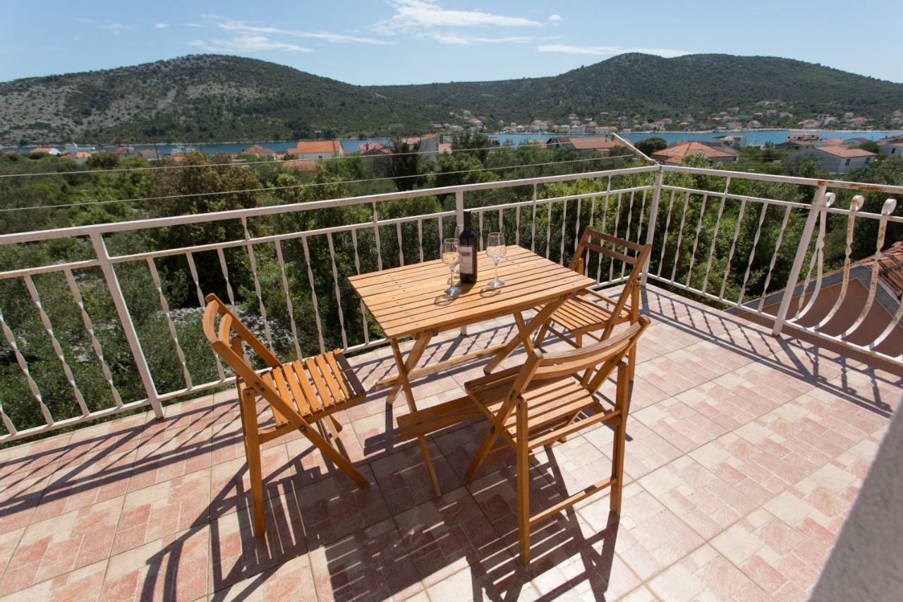 Apartman Paula 1 Apartamento Vinišće Exterior foto