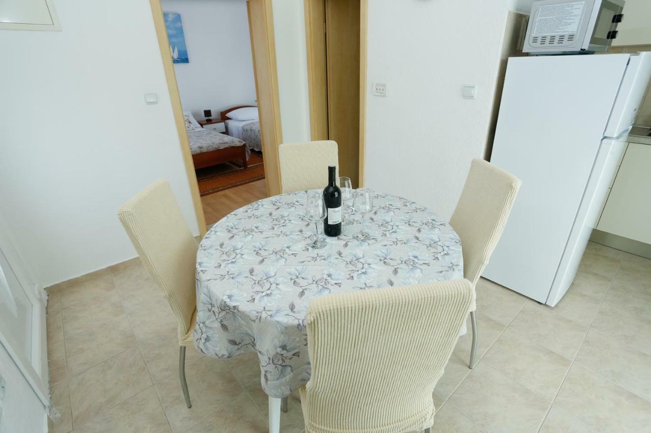 Apartman Paula 1 Apartamento Vinišće Exterior foto