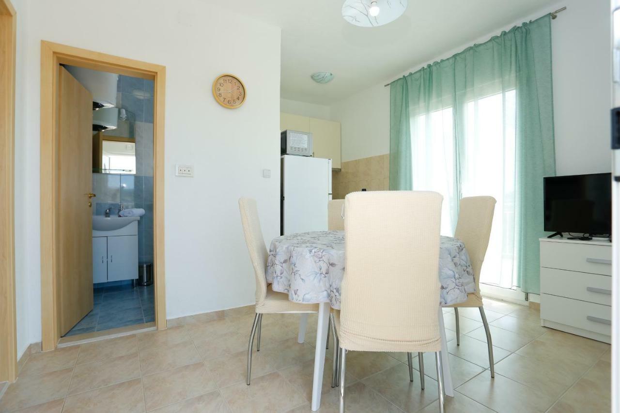Apartman Paula 1 Apartamento Vinišće Exterior foto